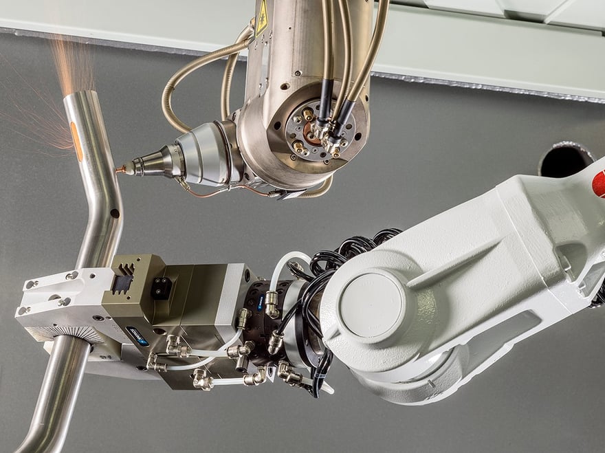 robotic handling in 3D laser cutting